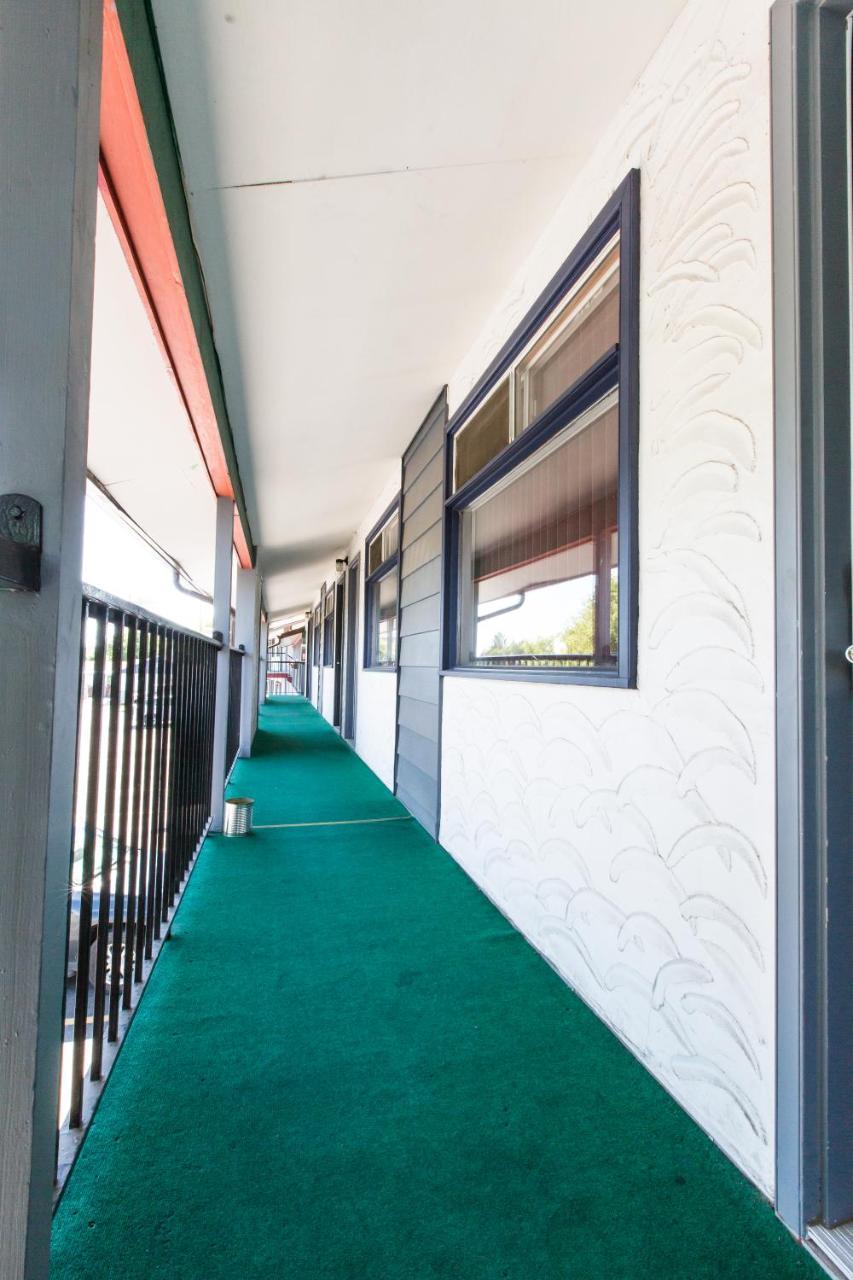 Grandview Motel Kamloops Exterior photo